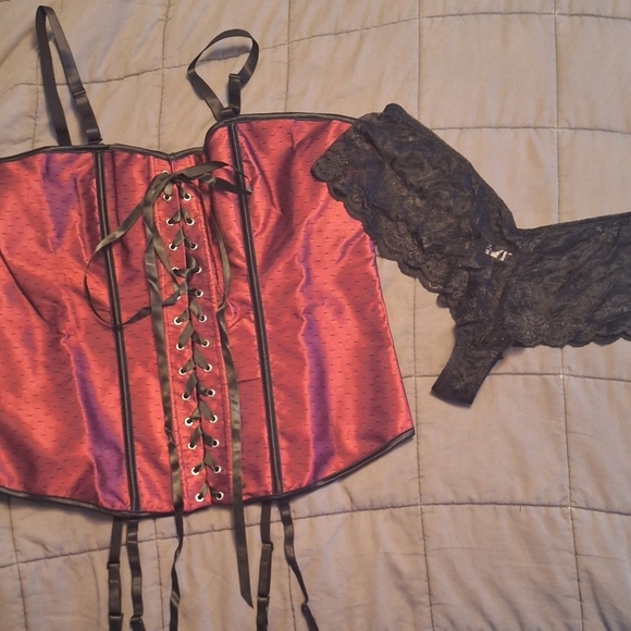 NWOT Plus size Burgundy Corset SZ 3X Original pkg w/panty Wedding Honey Moon - Picture 1 of 7
